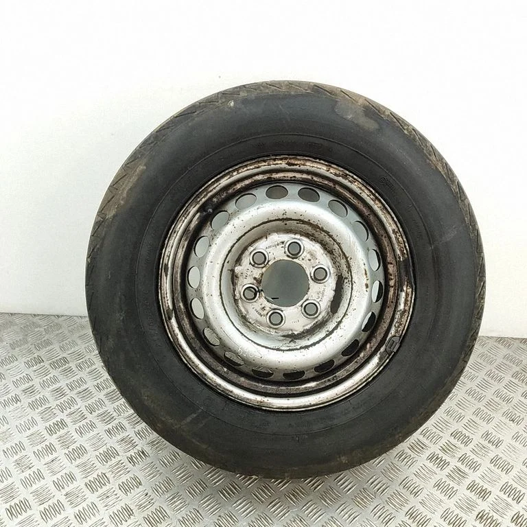 R16 tērauda štancētais disks (-i) A0014019102