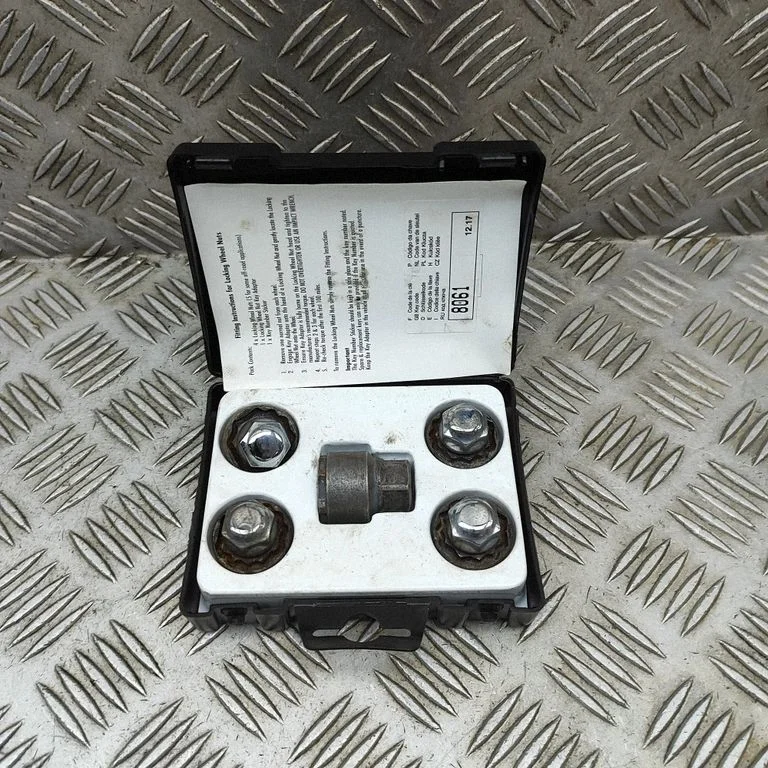 Anti-theft wheel nuts and lock – KIA Optima (2015-2020)