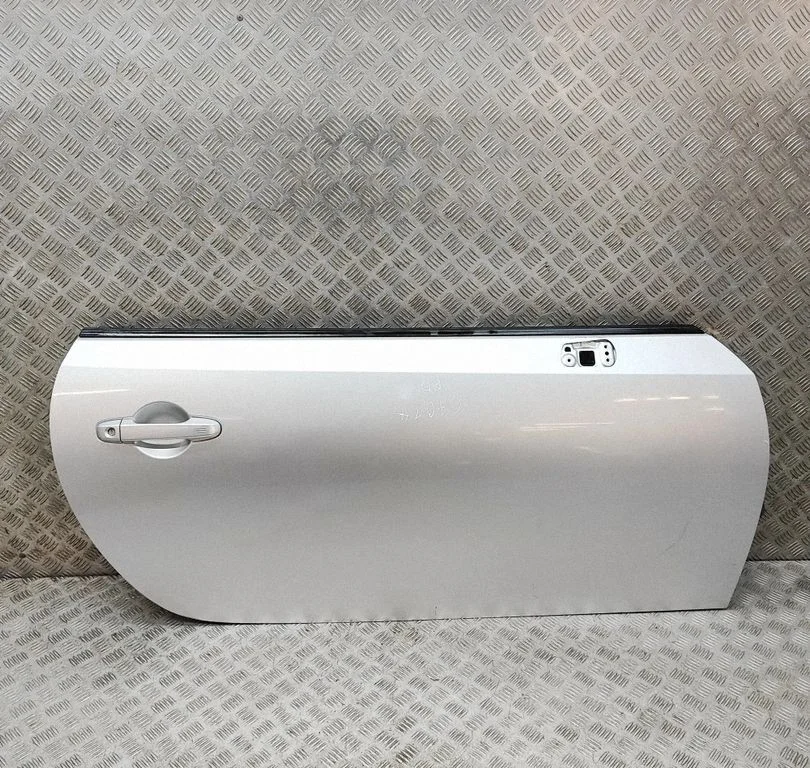 Priekšējās durvis (kupejai) SU00301558