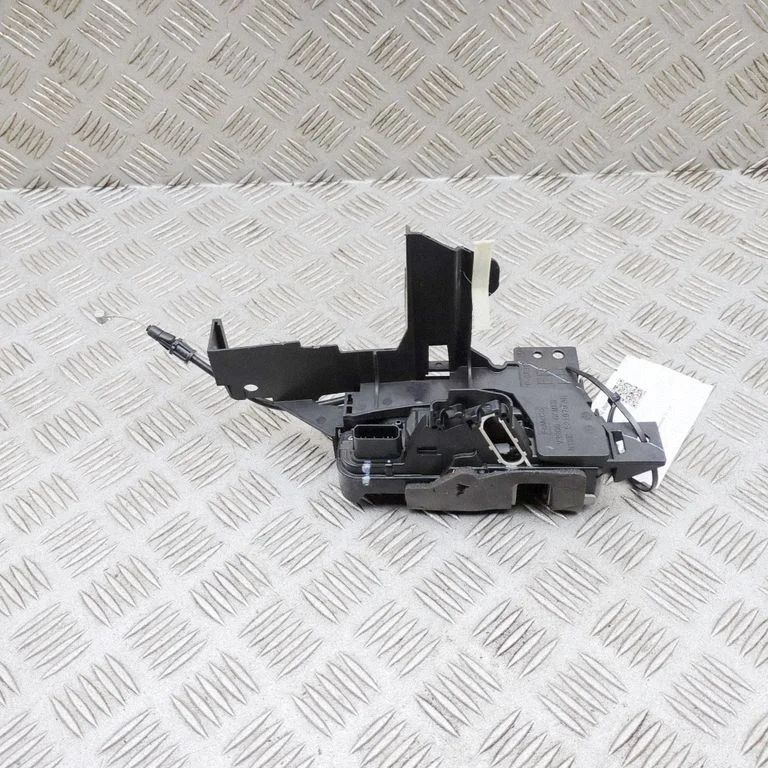 Priekšējā slēdzene (pie roktura) N1WAE21813LG