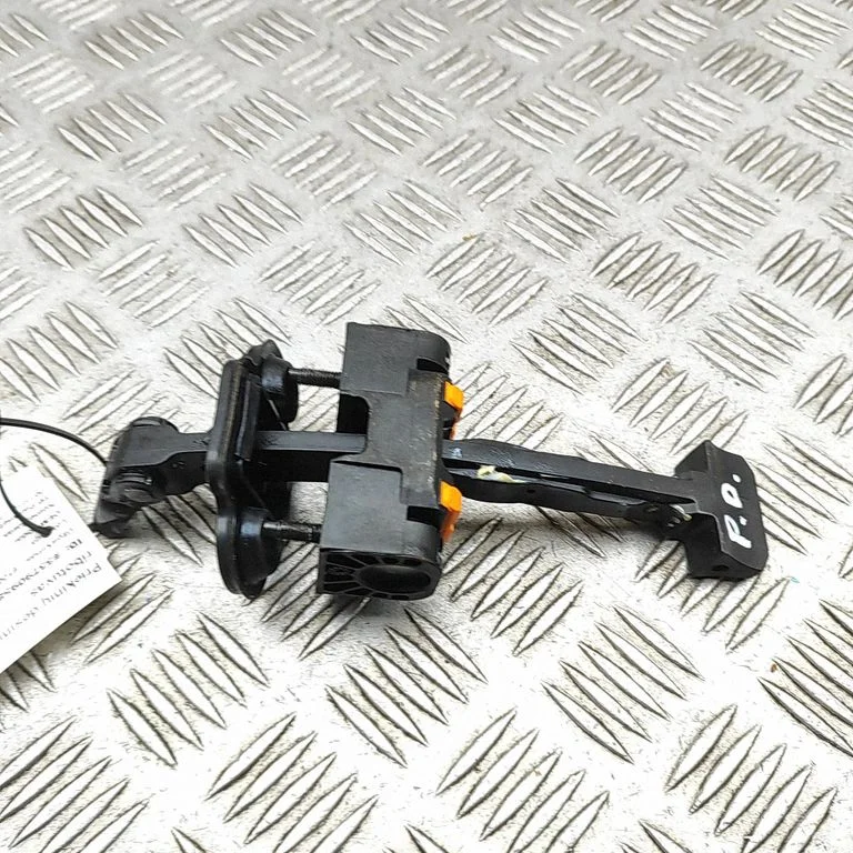 Front door check strap stopper – Mercedes-Benz Sprinter W907 W910 (2018-)