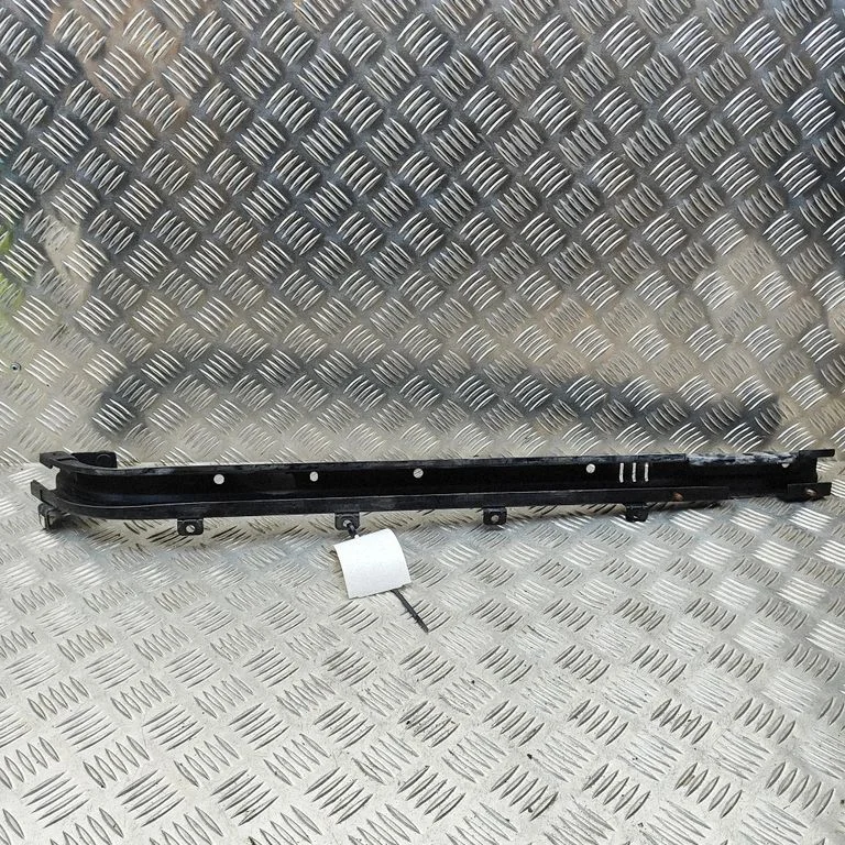 Liugukse ülemine rulli juhik/ hing – Citroen Jumpy (2016-)