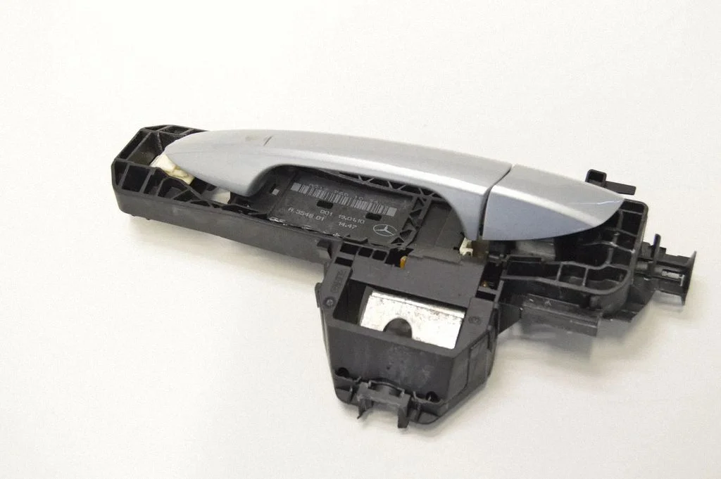 Sliding door exterior handle – Mercedes-Benz E-Class W212 (2009-2016)
