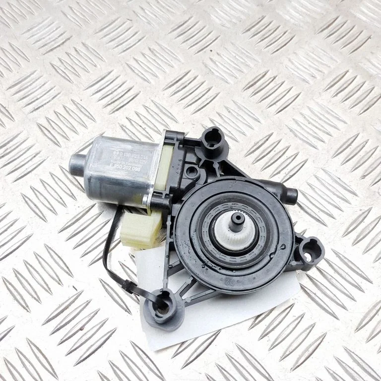 Front door window regulator motor 0130822717