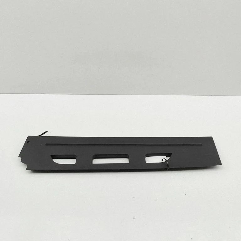 Dashboard lower bottom trim panel L8B204326DEW