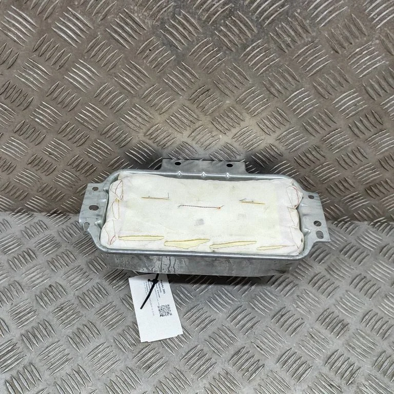 Pasažiera drošības spilvens – Mercedes-Benz GL klase X166 (2013-2019)