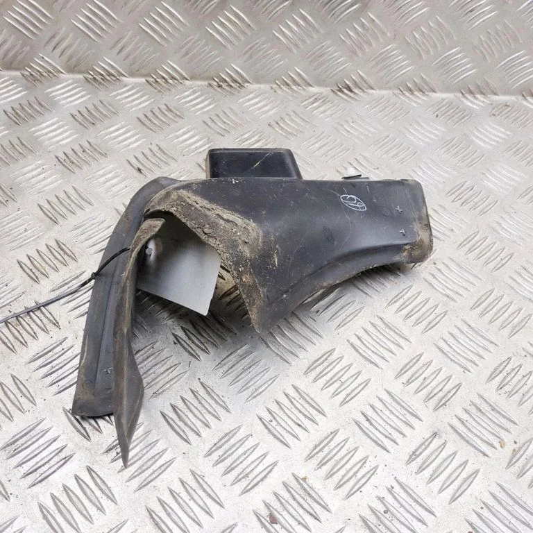 Cita bagāžnieka apdares detaļa J8A244248AE