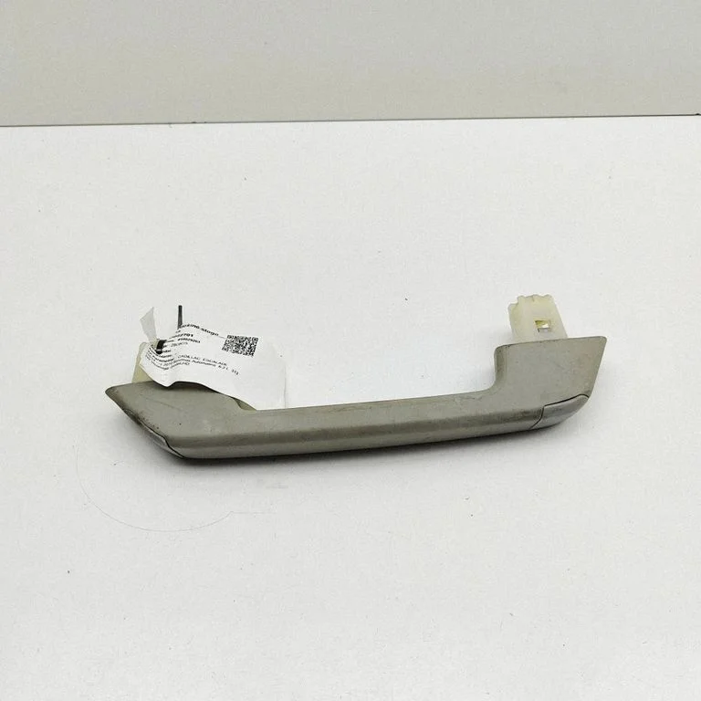 Eesmine lae käepide 23483738 – Cadillac Escalade IV (2014-2020)