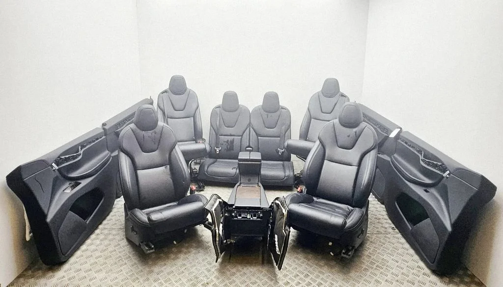 Interior set 387652602A