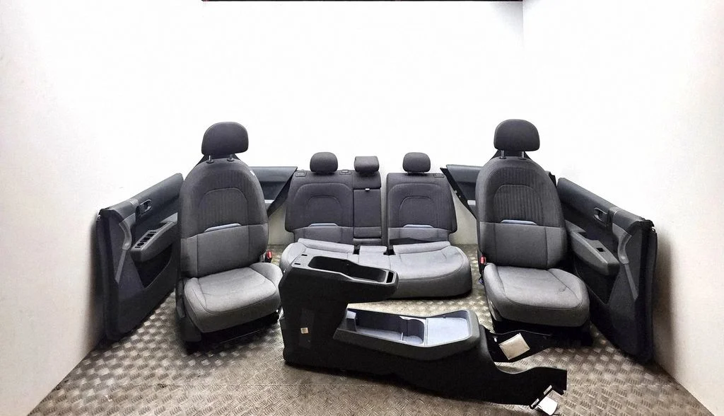 Salongikomplekt 82320EV000DFS – KIA EV3 (2024-)