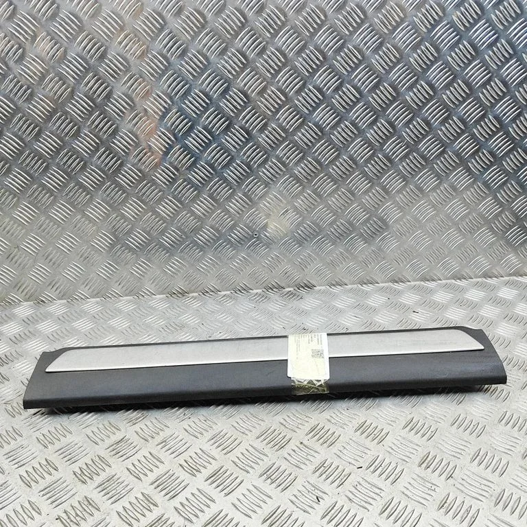 Priekšējā sliekšņa apdare (iekšējā) 898116355Y