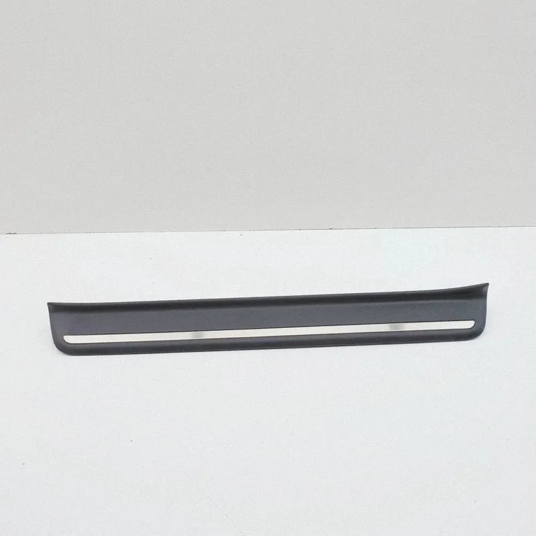 Front sill trim cover 85883CV500