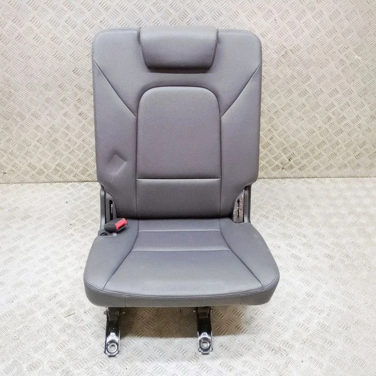 Aizmugurējais sēdeklis 894102W310RYN
