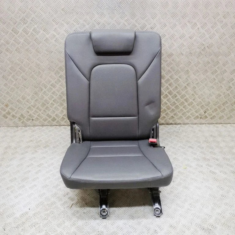 Aizmugurējais sēdeklis 893102W310RYN