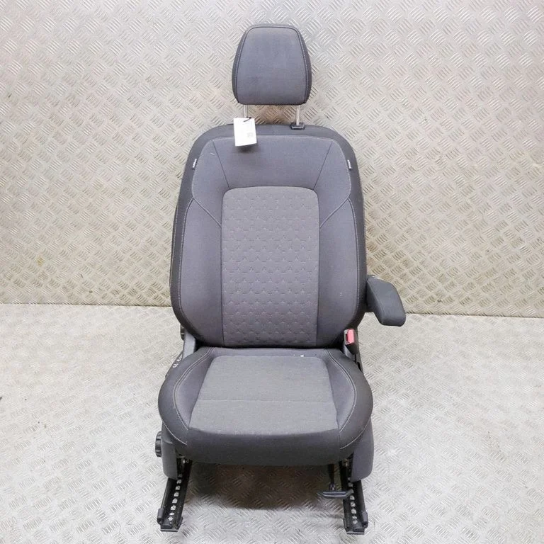 Front passenger seat PZ3AS61704BC