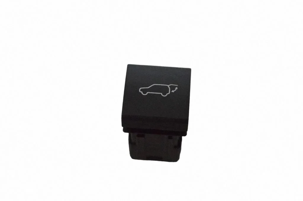 Tailgate/boot open switch button 0D132N