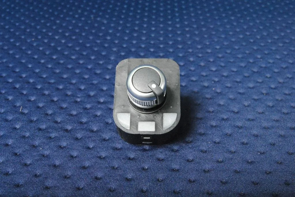 Wing mirror switch – Audi A3 S3 8V (2013-2019)