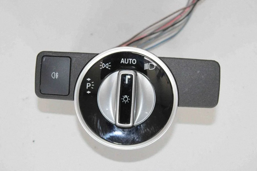 Gaismu slēdzis – Mercedes-Benz E klase W212 (2009-2016)