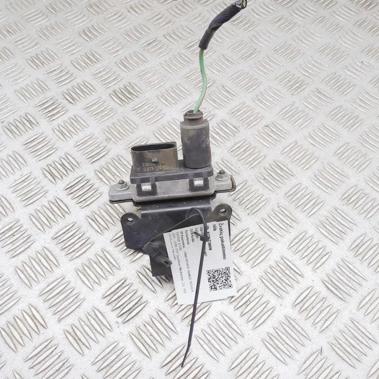 Kvēlsveču priekšuzsildes relejs HJ3212A610DA