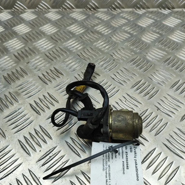 Kvēlsveču priekšuzsildes relejs MD337888