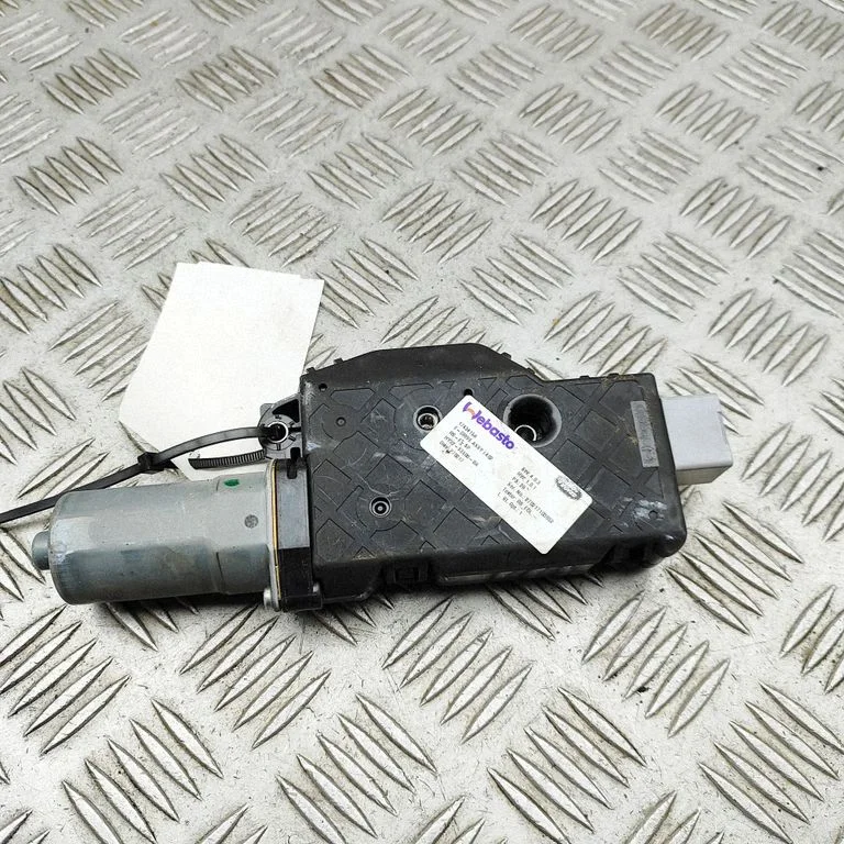 Katuseluugi mootor/ajam HY3253508BA