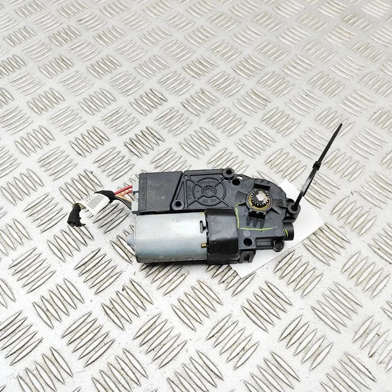 Sunroof motor/actuator 30020271J