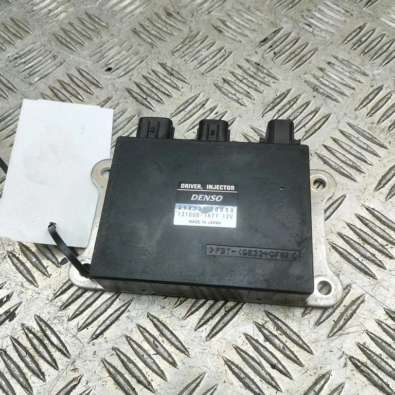 Iesmidzināšanas vadības bloks – Lexus GS 250 350 300H 450H (2013-)