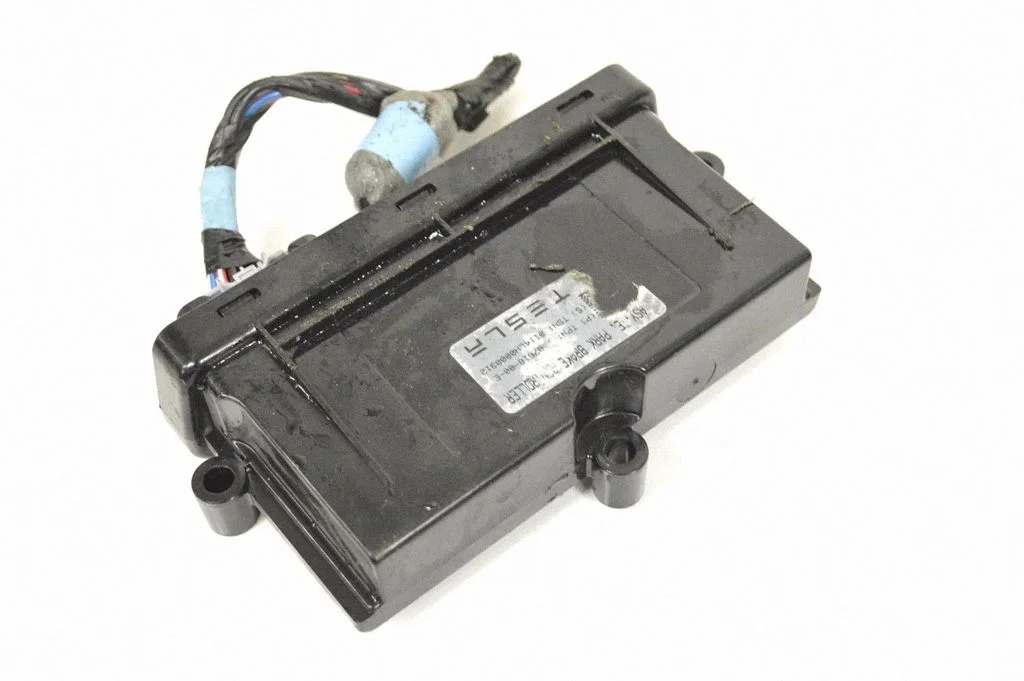 Tagapiduri (EMF) juhtplokk 100761800E