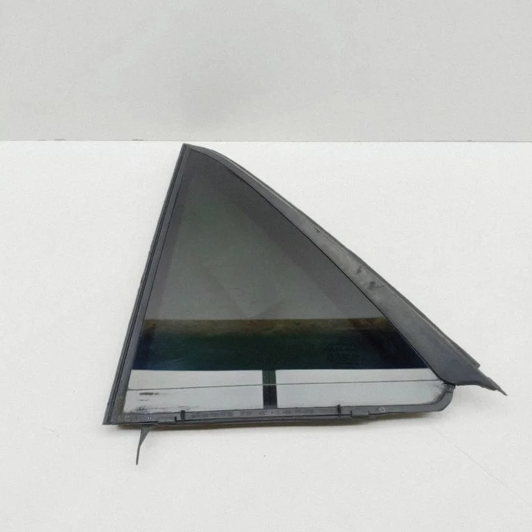 Rear vent window glass A1667301355