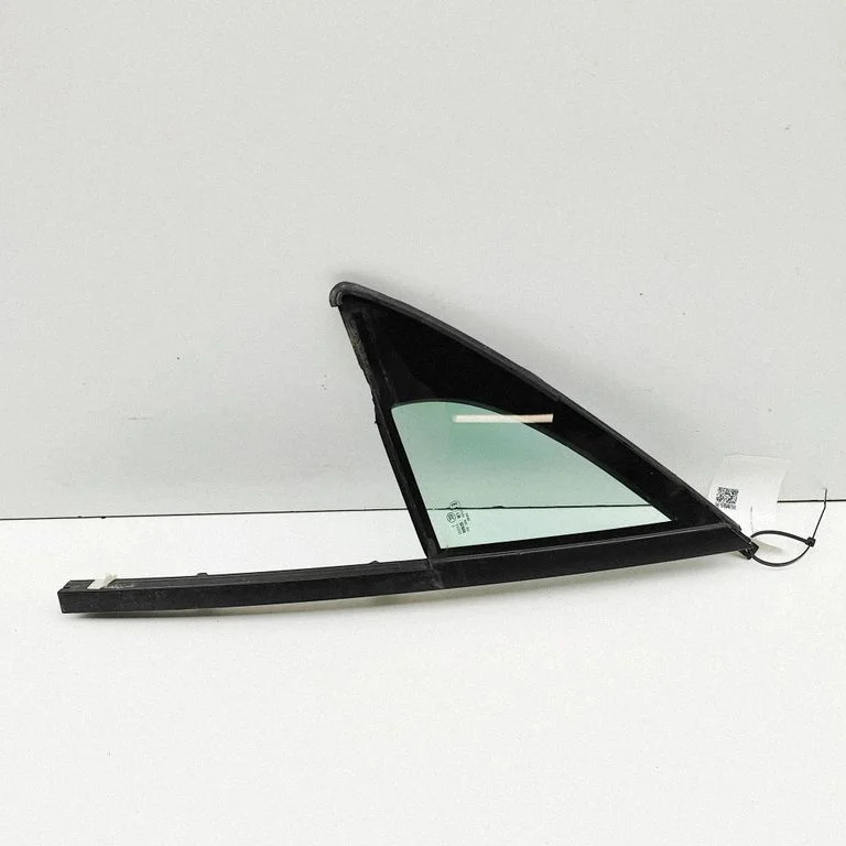 Front door vent window glass four-door – Porsche Cayenne (92A) (2010-2017)