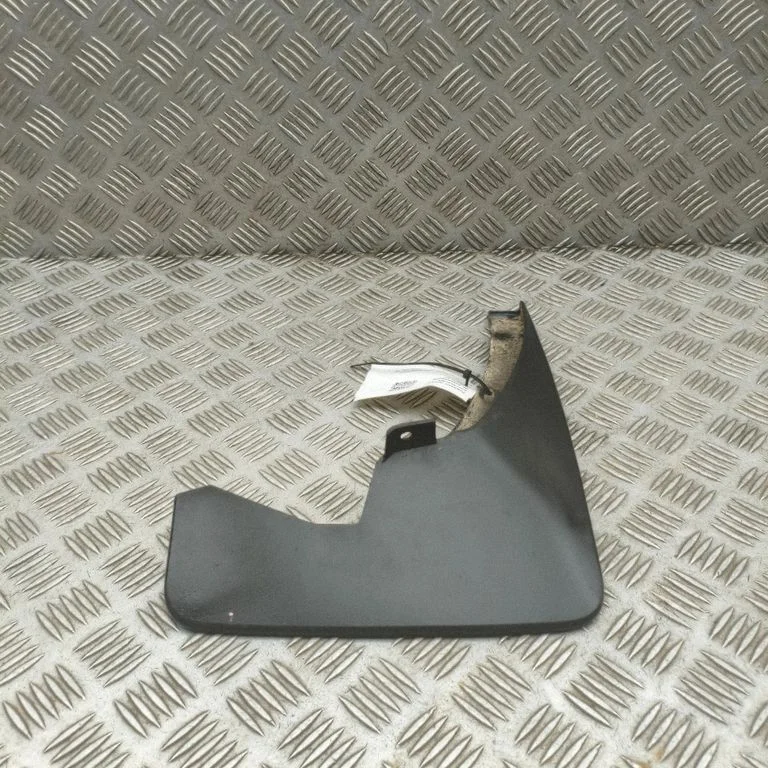 Priekšējais dubļusargs 638504KJ1A