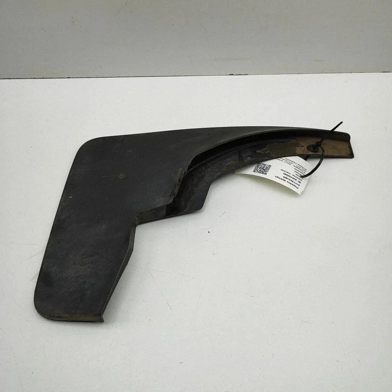 Priekšējais dubļusargs 638514JB0A
