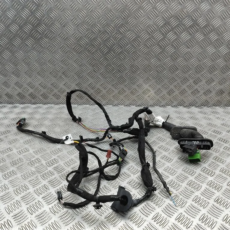 Priekšējo durvju vadu instalācija – Toyota ProAce City (2019-)