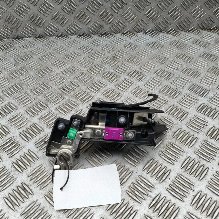 Plusa vadu savienojuma mezgls 7C0915459
