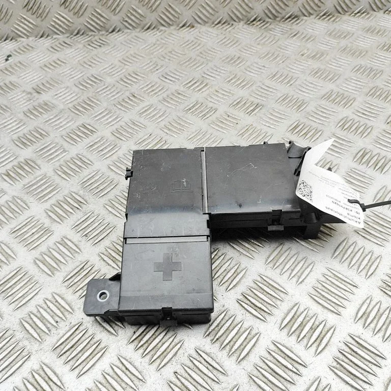 Plusa vadu savienojuma mezgls 32359475