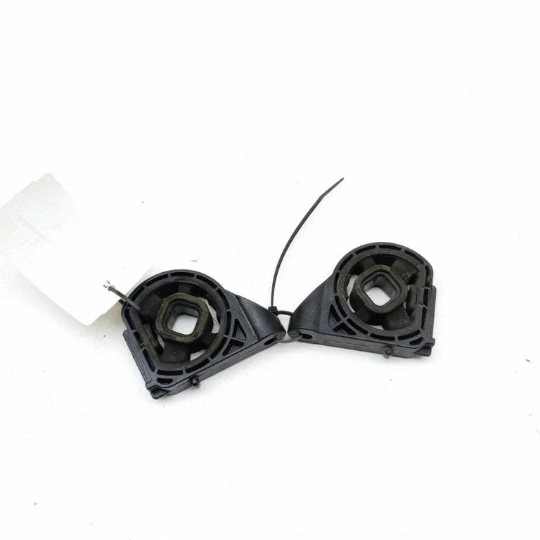 Radiatoru paneļa kronšteins 25333F2000