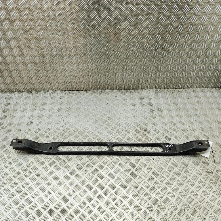 Radiatoru paneļa kronšteins 31368100
