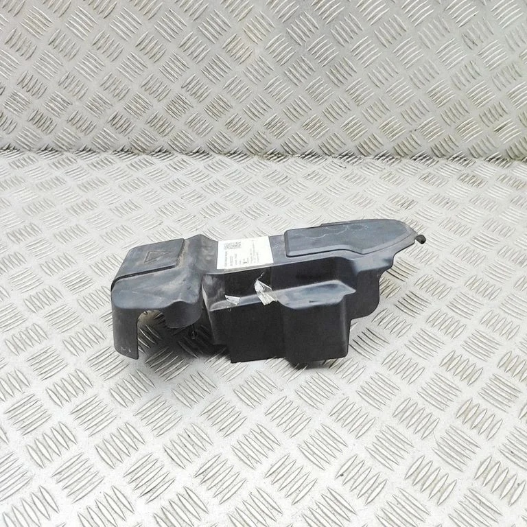 Fuse box cover 8599277