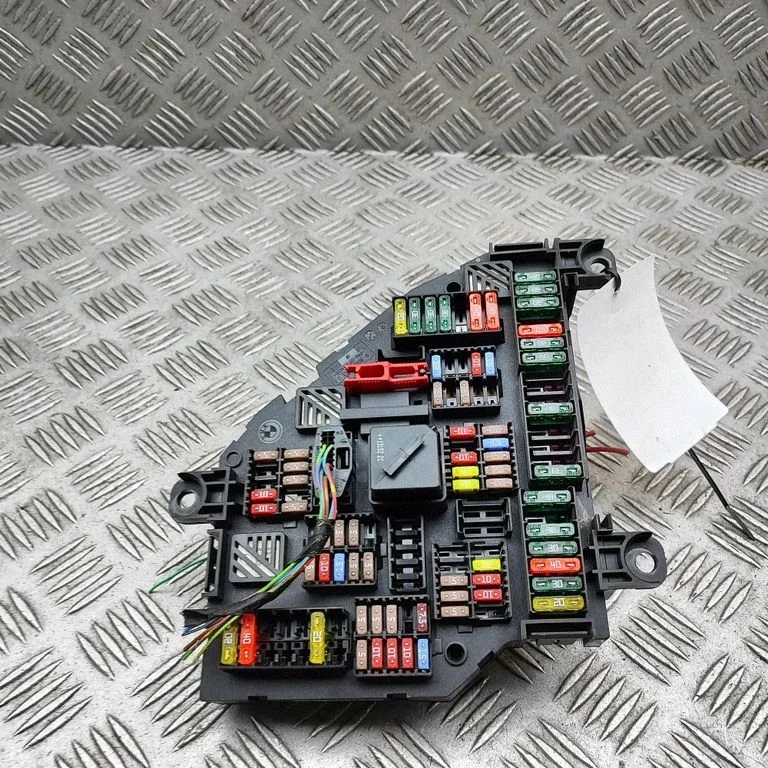 Drošinātāju bloks – BMW 5. sērija F10 F11 (2009-2016)