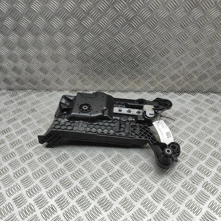 Battery box tray 5WA915331