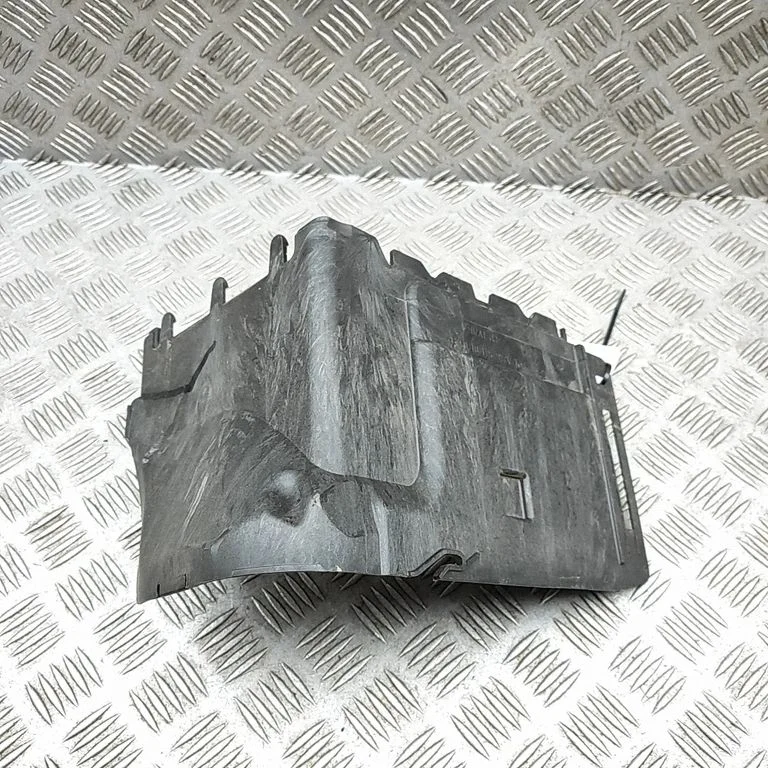 Akumulatora kārbas vāks A2465410105