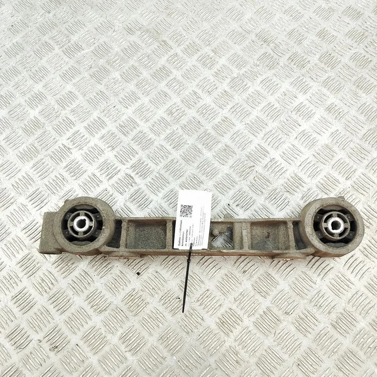 Rear differential/diff mount bracket – Mercedes-Benz Vito Viano W447 (2014-)