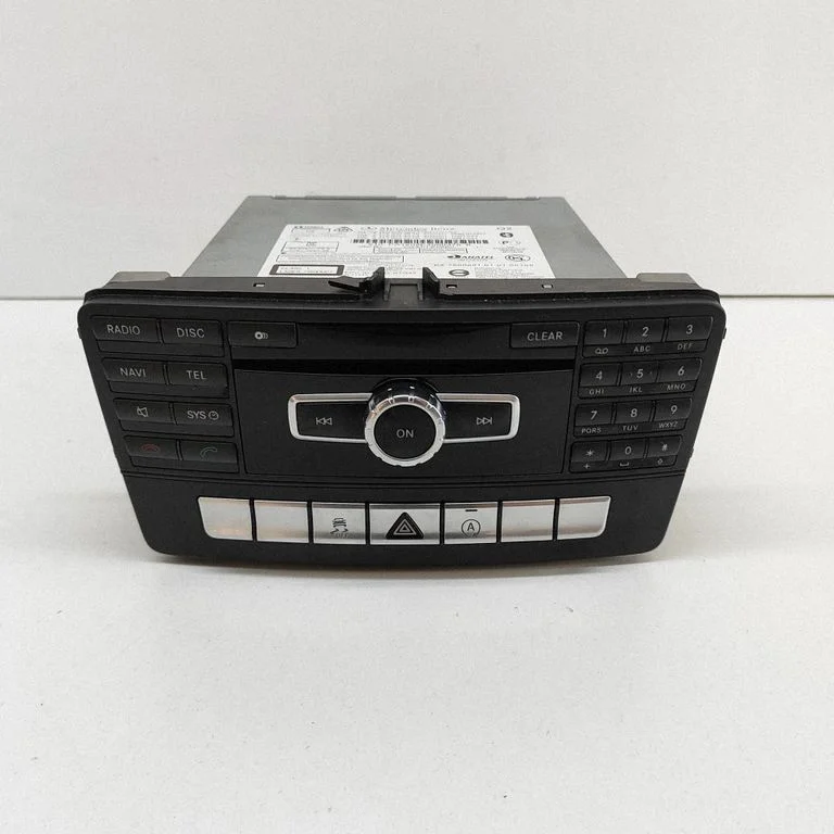 Radio, odtwarzacz CD/DVD, nawigacja – Mercedes-Benz Klasa SLK R172 (2011-2017)