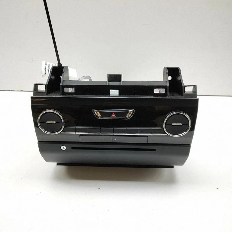 Radio/CD/DVD atskaņotājs/navigācija 670036770