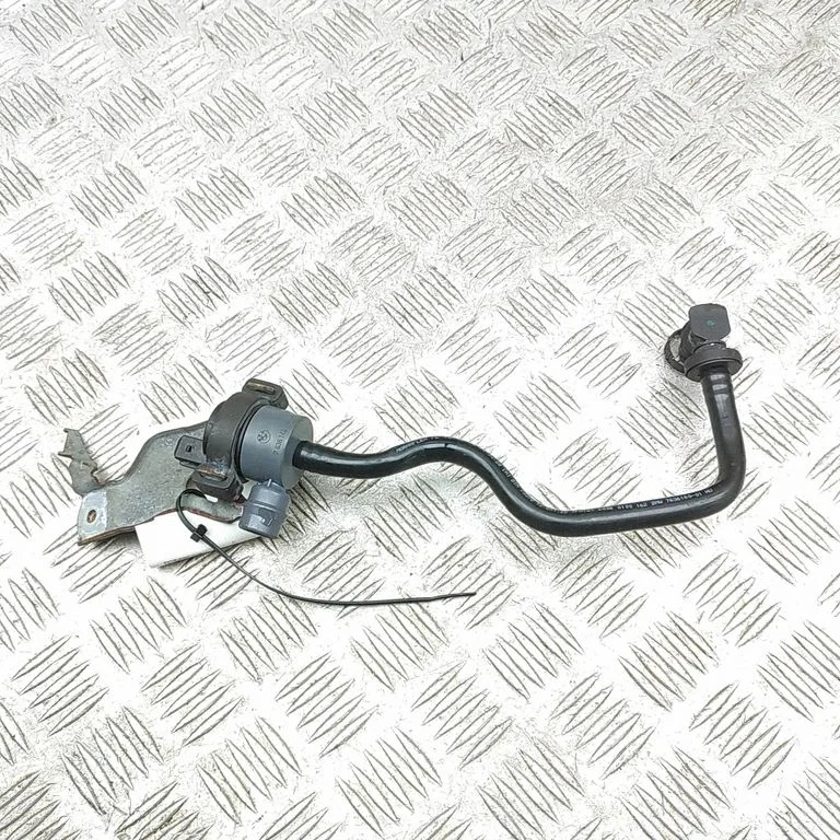 Breather/breather pipe/hose – BMW 7 Series F01 F02 F03 F04 (2008-2016)