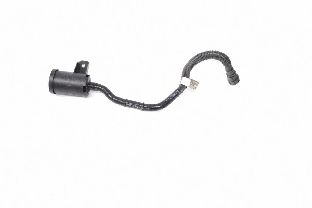 Breather/breather pipe/hose 8W0906621B