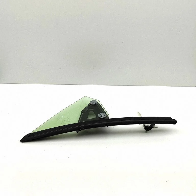 Front vent window/glass (coupe) – Toyota Yaris GR (2020-)