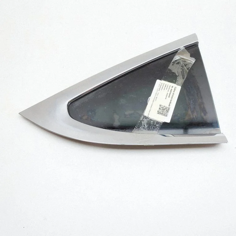Rear side window 103490780F