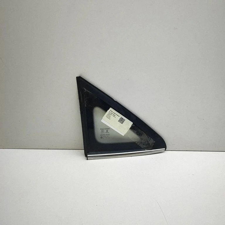 Aizmugurējais sāna virsbūves stikls 43R000448