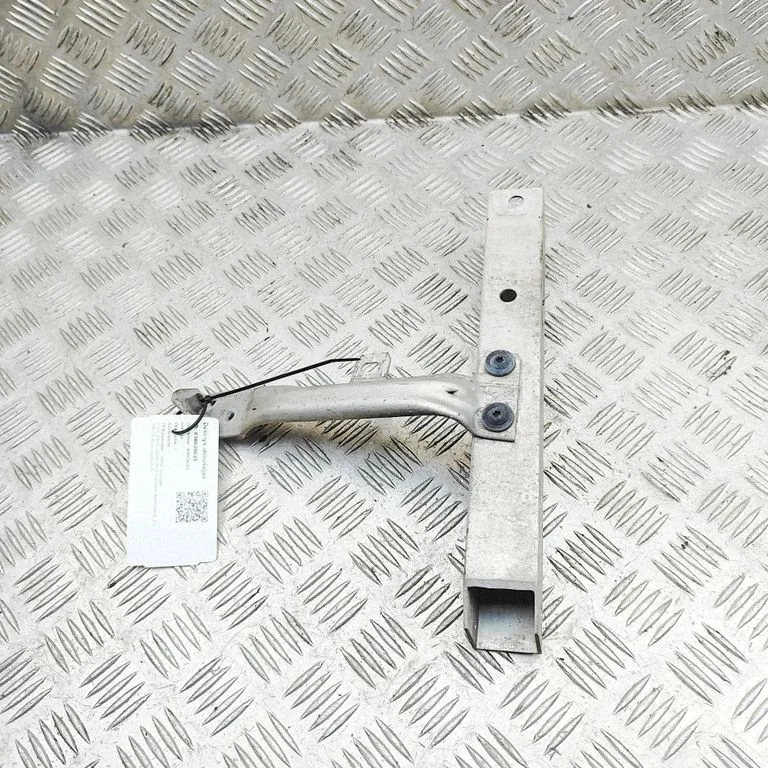 Esistange löögisummuti 7158894